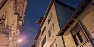 İ̇tfaiye Ve Zabıtadan Çatı Nöbeti