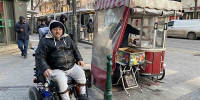 Yüzde 76 Engeli Olmasına Ekmek Parasını Kazanmak İçin Eksi 17 Derecede Simit Satıyor
