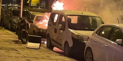 Bilecik’te Park Halindeki Otomobil Alev Alev Yandı