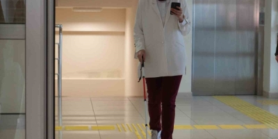 Görme Engelli Öğrenci, Yapay Zeka Asistanı Sayesinde 4 Yılda İlk Kez Tek Başına Kantine Gidebildi