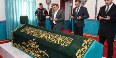 Vali Sözer, Dursun Fakıh Türbesi’nde İncelemelerde Bulundu