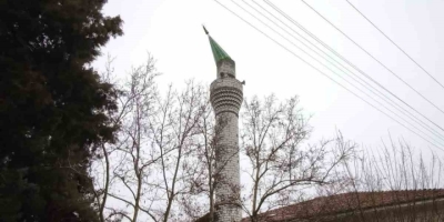 Burdur’da Şiddetli Rüzgar Nedeniyle Minarenin Kubbesi Koptu