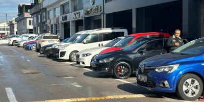 Altın Ve Gümüş İkinci El Otomobili Solladı