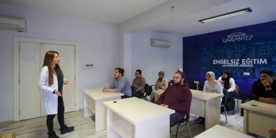 Gaziantep’te Görme Engelli Kursiyerler İçin E-kpss Eğitim Desteği