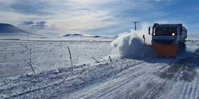Kar ve Tipi Ulaşımı Felç Etti.. Kars'ta 200 Köy Yolu Kapandı!