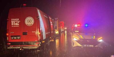 Otomobil Çaya Uçtu: Baba ve Oğlu Hayatını Kaybetti