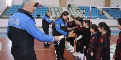 Erzurum Polisinden Çocuklara Yönelik Örnek Projeler
