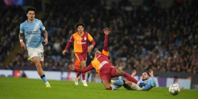 Galatasaray, Manchester'e Kaybetti Ama.. Şampiyonlar Ligi'nde Play-off Biletini Aldı!