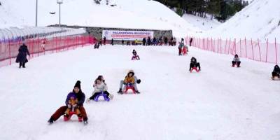 Palandöken Belediyesi’nden Renk Katan Kızak Keyfi