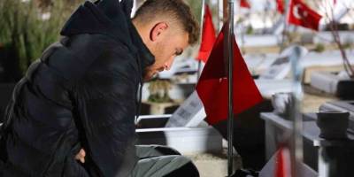 6 Şubat'ta Zaman Yine Durdu.. 04.17'de Türkiye Tek Yürek Oldu!