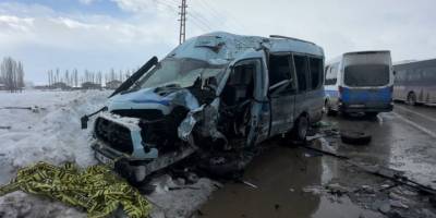 Yüksekova’da 18 Kişinin Yaralandığı Kazanın Görüntüleri Ortaya Çıktı