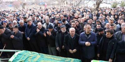 Oltu’da Acı Gün.. İki Kardeş ve Arkadaşları Gözyaşlarıyla Uğurlandı!