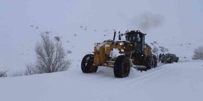 Ağrı’da Yoğun Kar Yağışı: 377 Köy Yolu Ulaşıma Kapandı
