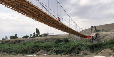 Felaketin Eşiğinde.. 'Bana Bir Şey Olmaz' Diyen Zihniyet Asma Köprüde Sınandı!