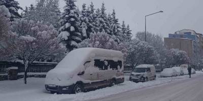 Kar ve Tipi Hayatı Durma Noktasına Getirdi.. 212 Köy Yolu Ulaşıma Kapandı!