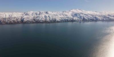 Kar, Güneş Ve Maviliğin Buluştuğu Hazar Gölü Mest Etti