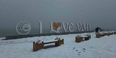 Van’da Kar Yağışı Ve Sis Etkili Oluyor