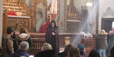 Tarihi Kilisede Barış Mesajı.. Patrik Maşalyan’dan İran İçin Dua ve Uyarı!