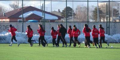 Hedef 2. Lig.. Ardahan Kura Kadın Futbol Takımı Yeni Döneme Başladı!
