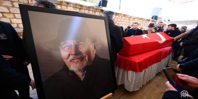 İlber Ortaylı’nın Son Yolculuğu.. Cenaze Törenine Yoğun Katılım!