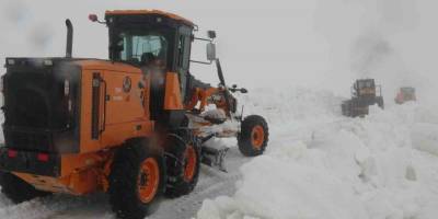 Burası ne Van, ne Hakkari.. Yaz Şehri Mersin’de Kar 2 Metreyi Aştı!