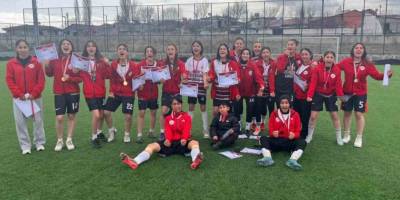 Ağrı’nın Gururu.. Kız Futbol Takımı, Adını Türkiye Finallerine Yazdırdı!