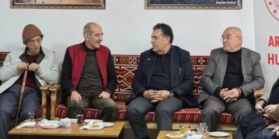 Ardahan Belediye Başkanı Faruk Demir, Huzurevini Ziyaret Etti