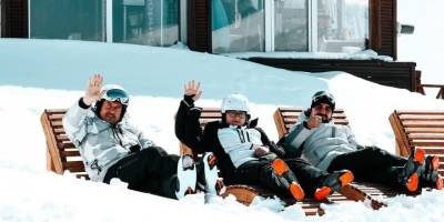 Plaj Kenarı Değil Palandöken’in Zirvesinde Şezlong Keyfi