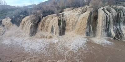 Karların Erimesiyle Muradiye Şelalesi Coştu
