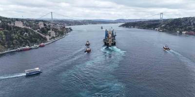 Dev Boru Döşeme Gemisi Castorone Boğaz’dan Geçti