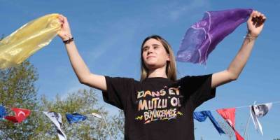 Dünya Dans Günü Renkli Görüntülere Sahne Oldu