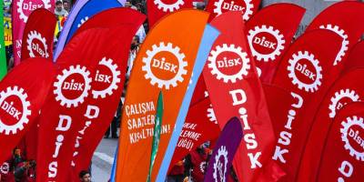 DİSK, İstanbul Taksim Anıtı’na Çelenk Bıraktı