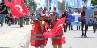 Mersin’de 1 Mayıs Coşkuyla Kutlandı