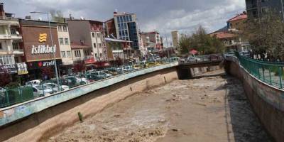 Oltu Çayı Debisi Yükseliyor, Taşkın Riskine Karşı Uyarı