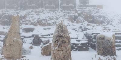 Nemrut Dağı’nın Zirvesi Beyaza Büründü