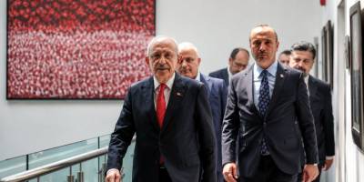 Kılıçdaroğlu CHP Genel Merkezi’nde.. Mahkeme Kararı Sonrası İlk Mesajlarını Verdi!