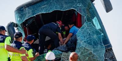Niğde-Ankara Otoyolu’nda Yolcu Otobüsü Devrildi.. 44 Kişi Yaralandı!