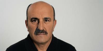 Devrilen Taş Yüklü Kamyonun Sürücüsü Öldü, Savrulan Taşlar Evin Duvarını Yıktı