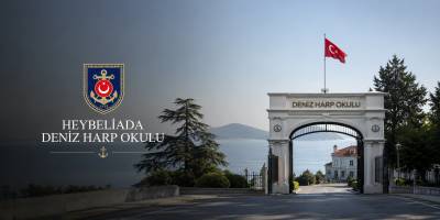 Heybeliada Deniz Harp Okulu'nun Çatısında Yangın.. Ekiplerin Çalışmaları Devam Ediyor!