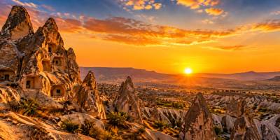 Göreme Açık Hava Müzesi Girişinde Peribacası Çöktü.. Ölü ve Yaralılar Var!
