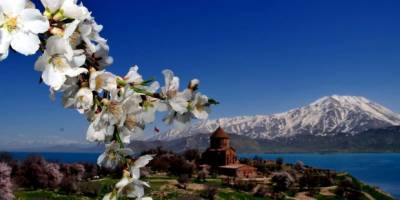 Akdamar Adası’nda 10 dilde Konser