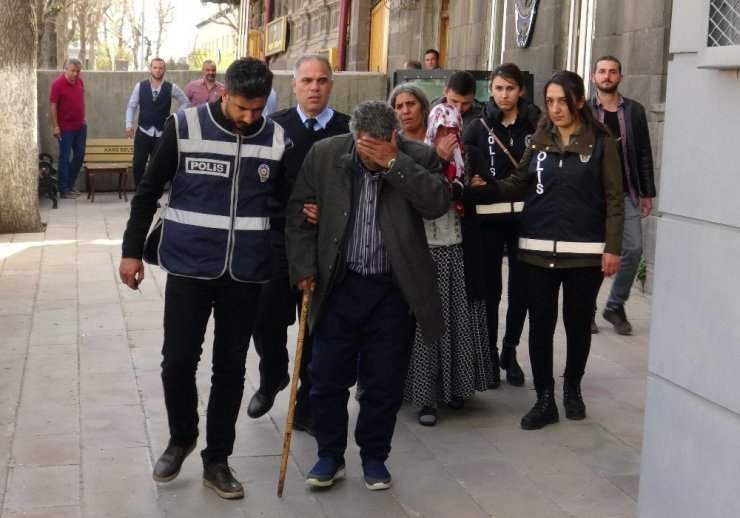 Kars’ta ‘Büyücü’ Çetesine Operasyon