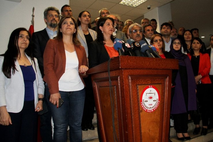 HDP Demirtaş'ın Adaylık Başvurusunu Yaptı