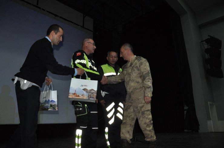 Kars’ta Trafik Haftası Etkinliği