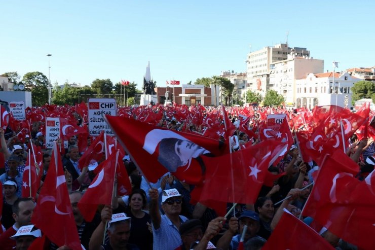 İnce’ye Anneler Günü’nde ‘Anne’ Sürprizi