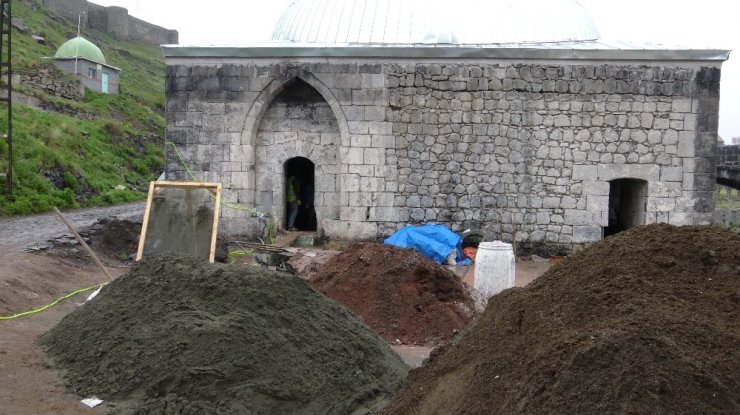 Restorasyon Çalışmasında 'Gülle' Bulundu