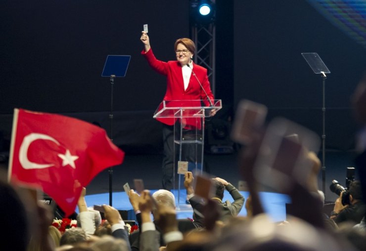 Akşener, Seçim Kampanyasını Başlattı