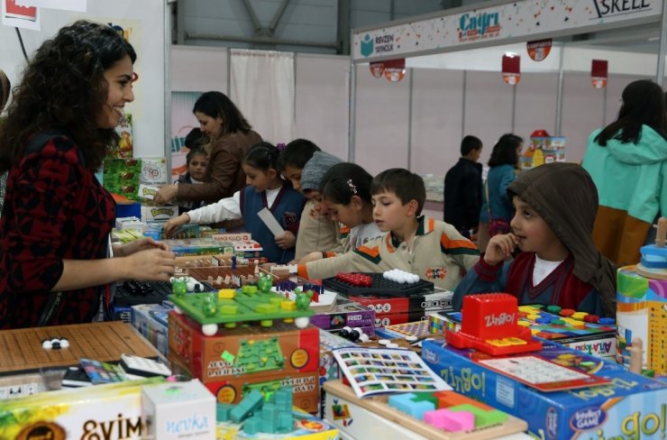 'Erzurum Kitap Fuarı' Yoğun İlgi Gördü