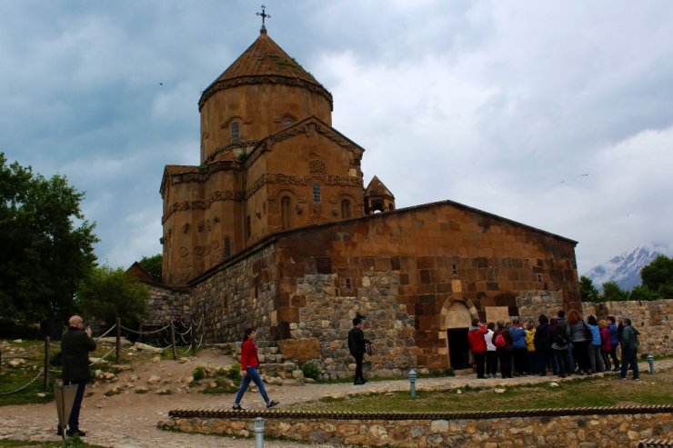 'Akdamar Adası’na Ziyaretçi Akını