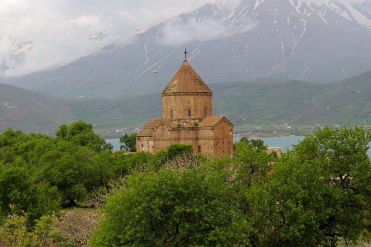 'Akdamar Adası’na Ziyaretçi Akını